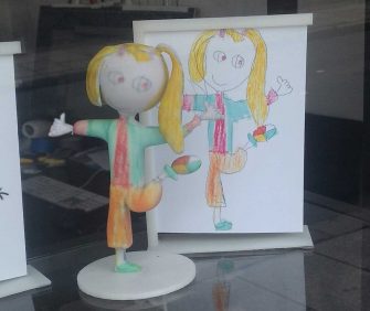 nous modélisons des personnages en 3D à partir de dessin d’enfants, ici c’est ma fille Olga qui a vu sa footballeuse prendre du relief en couleurs